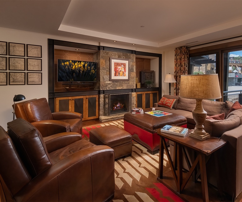 Great Room, Main Level - With fireplace