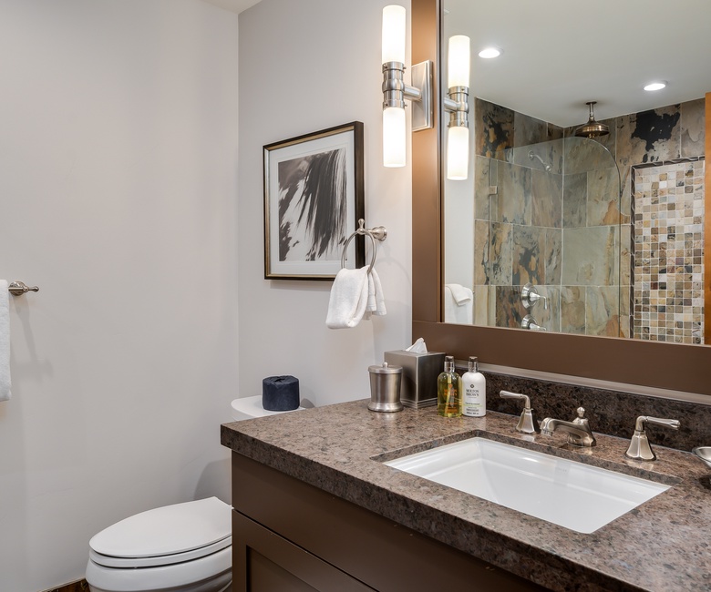 Bedroom 2, Main Level - King ensuite