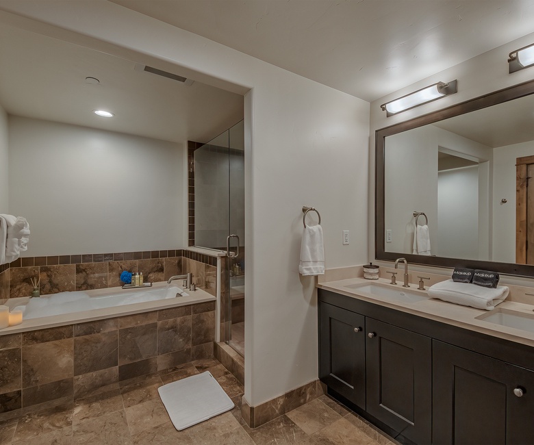 Bedroom 4, Main Level - Ensuite with soaking tub and walk-in shower