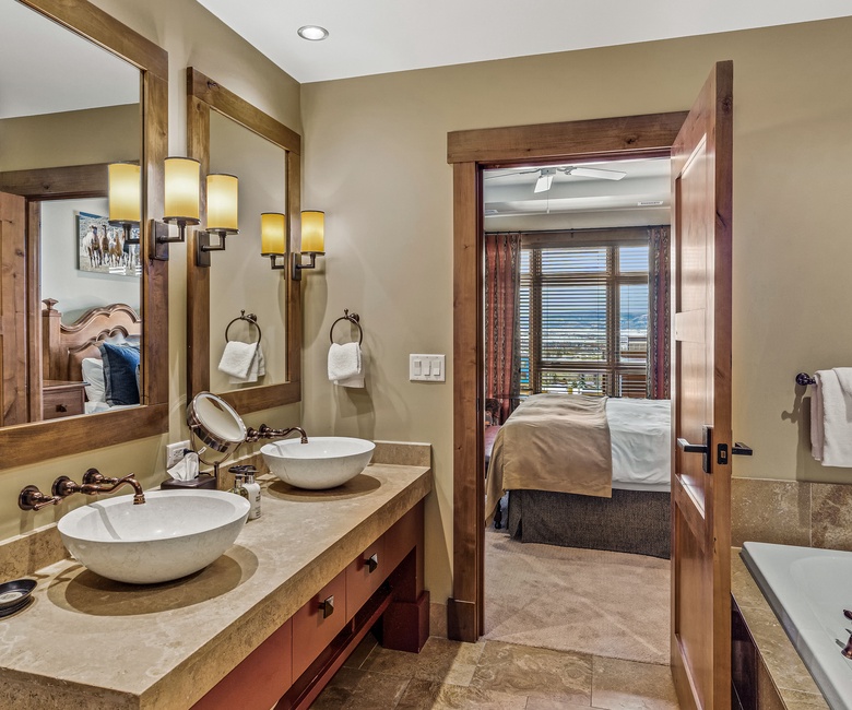Bedroom 1, Main Level - Ensuite with double vanity