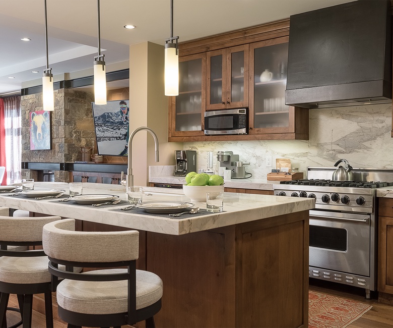 Kitchen, Main Level - Island with seating