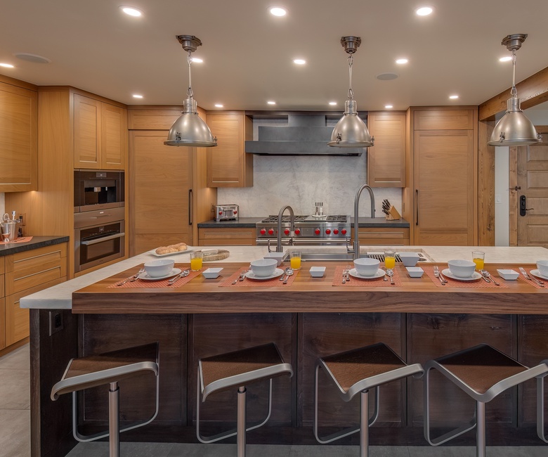 Kitchen, Main Level - Seating for 5