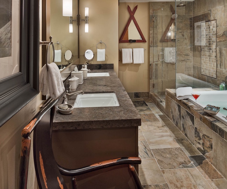 Bedroom 2, Main Level - King ensuite