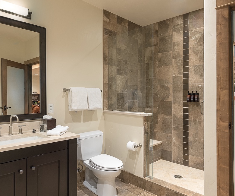 Hall Bathroom, Main Level - Shared hallway bath adjacent to Bedrooms 4 and 5