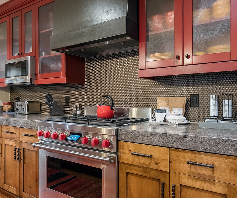 Gourmet Kitchen Appliances - Main Level