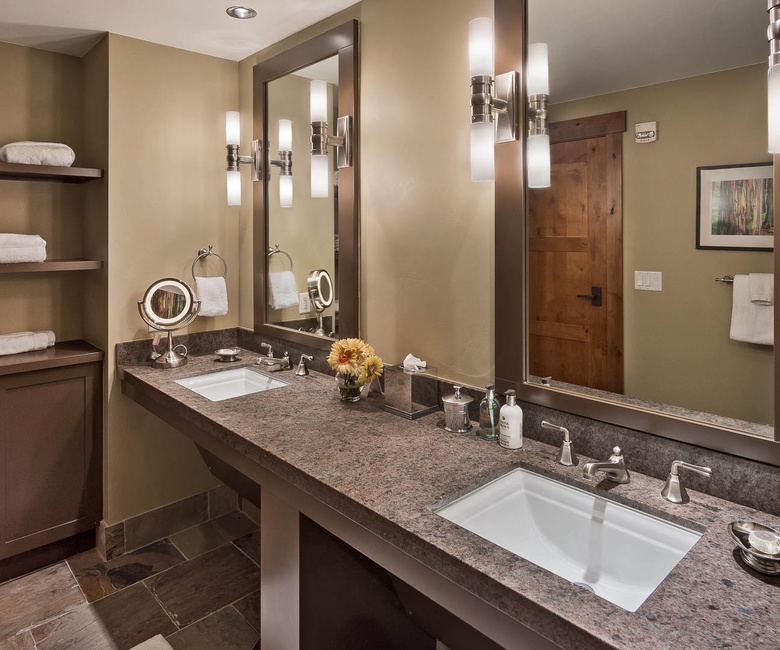 Bedroom 2, Main Level - Ensuite