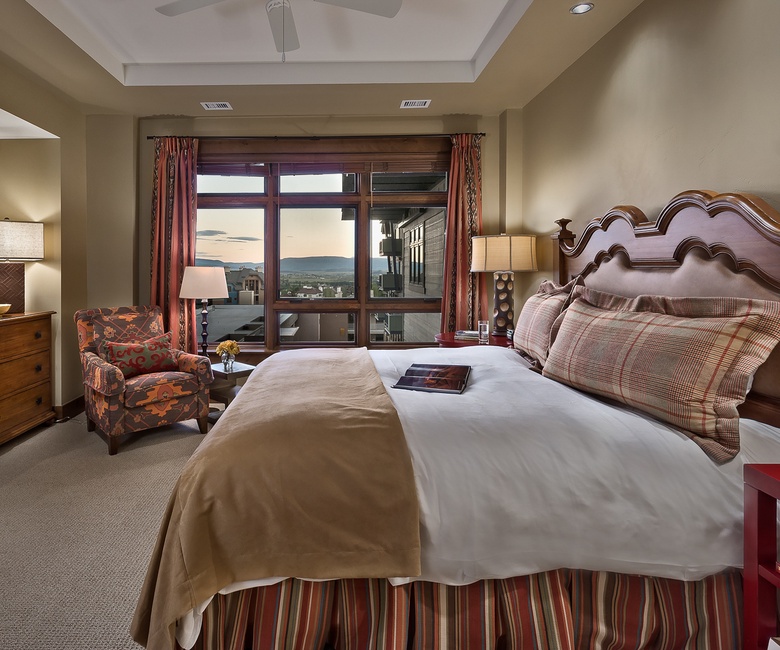 Bedroom 1, Main Level - Primary suite