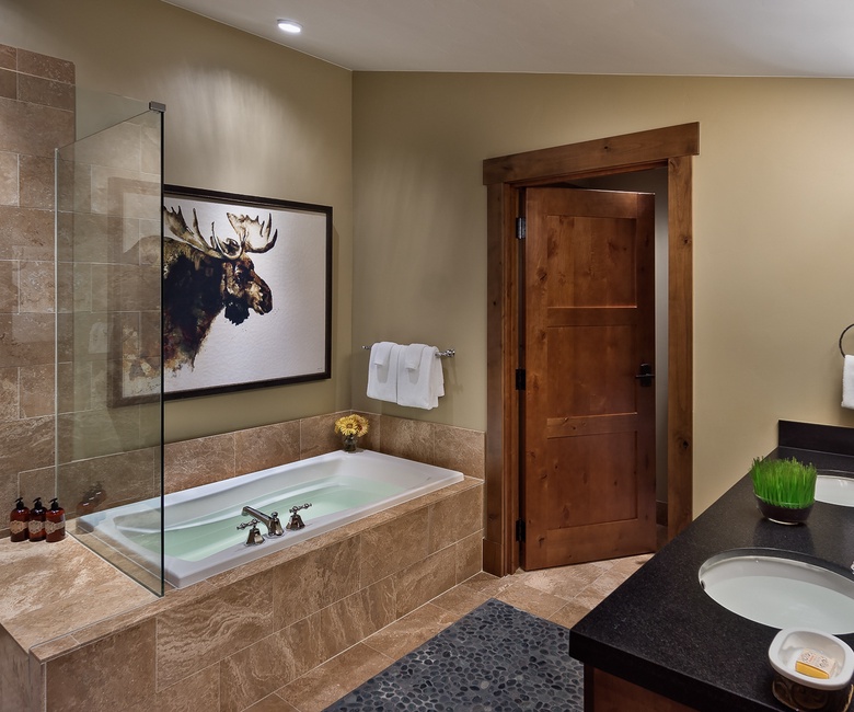 Bedroom 2, Main Level - King ensuite