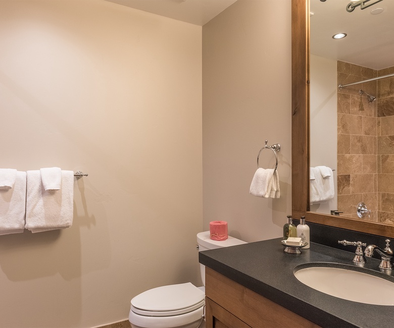 Bedroom 3, Main Level - King ensuite