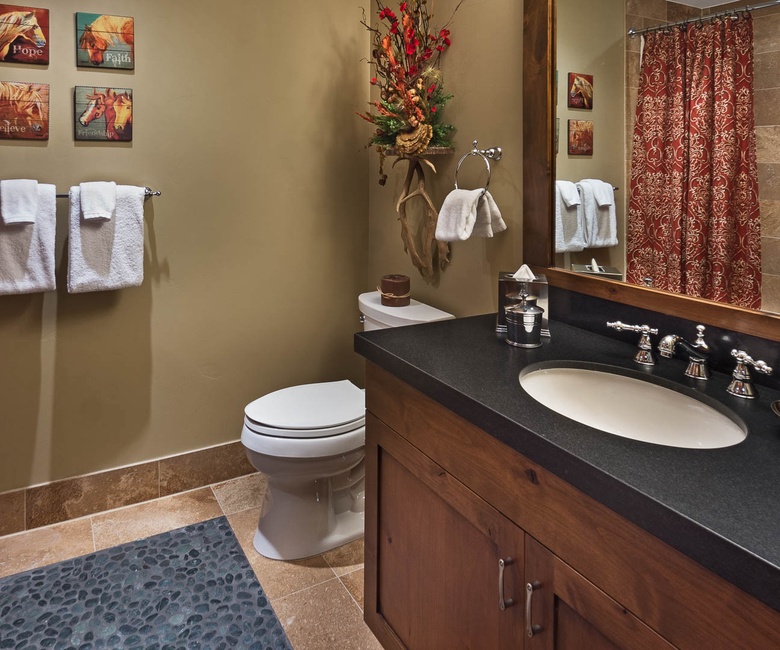 Bedroom 3, Main Level - Bunkroom ensuite