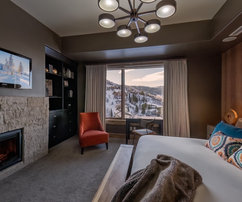 Bedroom 1, Main Level - Primary king suite with fireplace and views