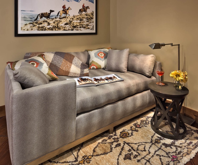 Nook, Main Level - Cozy seating area