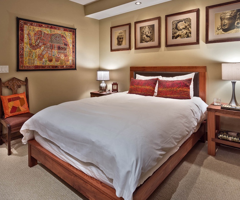 Bedroom 3, Main Level - Queen bedroom