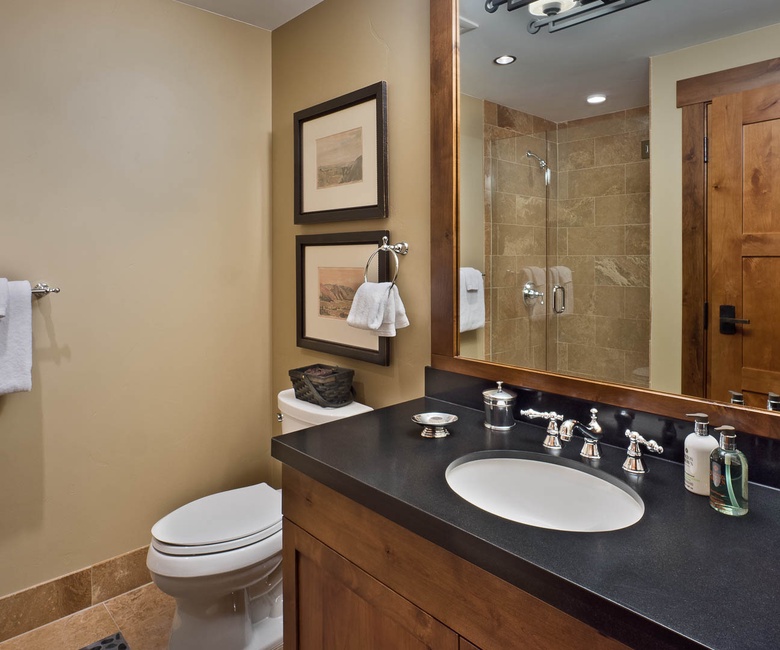 Bedroom 3, Main Level - Queen ensuite