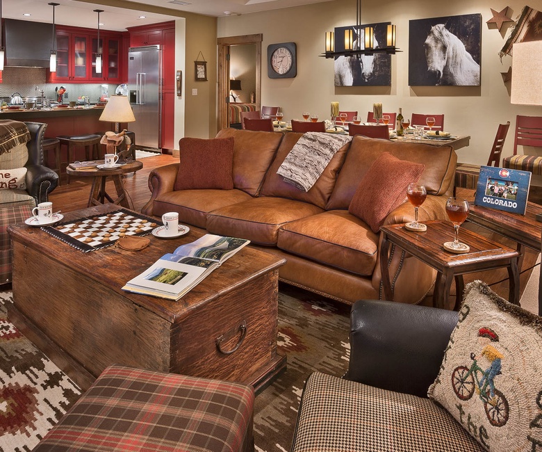 Great Room, Main Level - Cozy seating area
