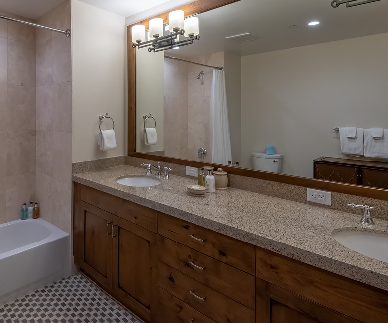 Bedroom 4, Main Level - Bedroom with two full beds ensuite