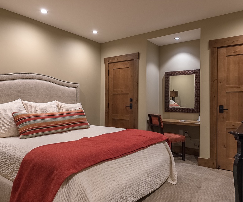 Bedroom 2, Upper Level - King bed