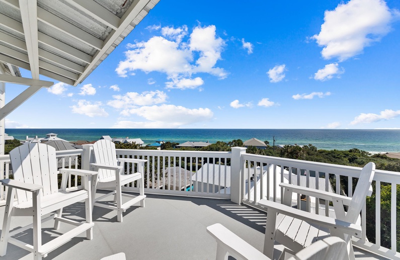 Panoramic Gulf and dune‑lake vistas from the 4th‑floor lookout.