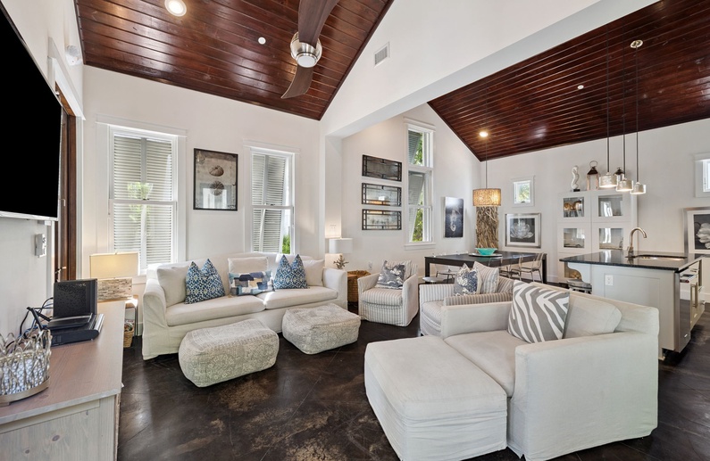 Spacious Living & Kitchen Areas!