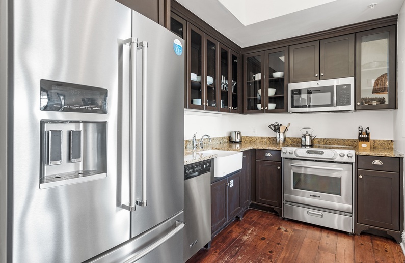 Fully Equipped Chef's Kitchen