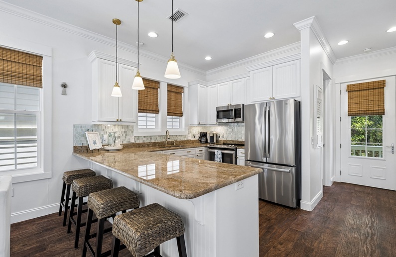Fully Equipped Gourmet Chef's Kitchen