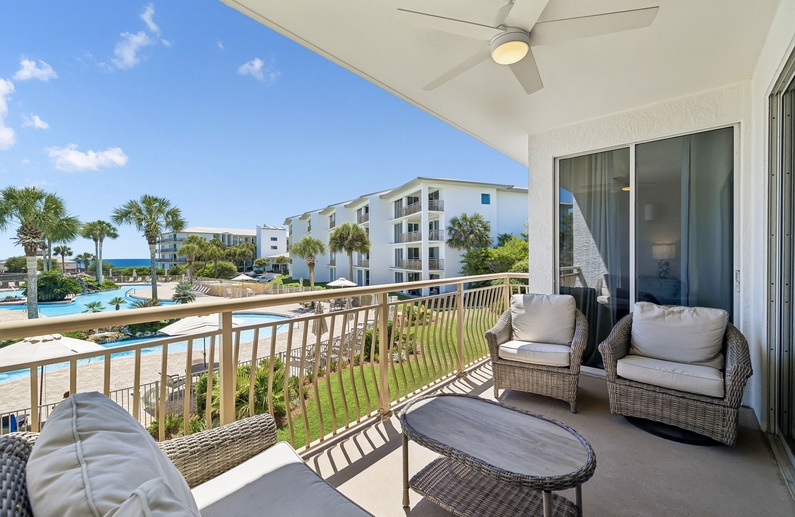 Unwind on the Balcony - Offering Pool & Gulf Views!