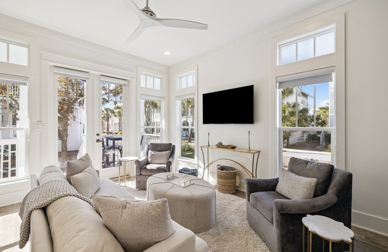 Open & Inviting Living Area