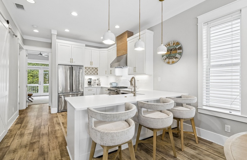 Stylish & Fully Equipped Chef's Kitchen