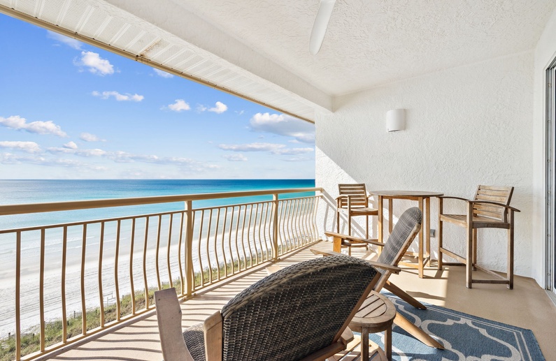 Gulf-Front Balcony with Ample Seating!