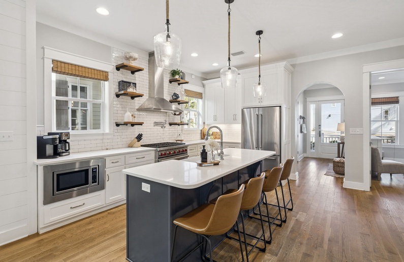 Spacious & Fully Equipped Chef's Kitchen