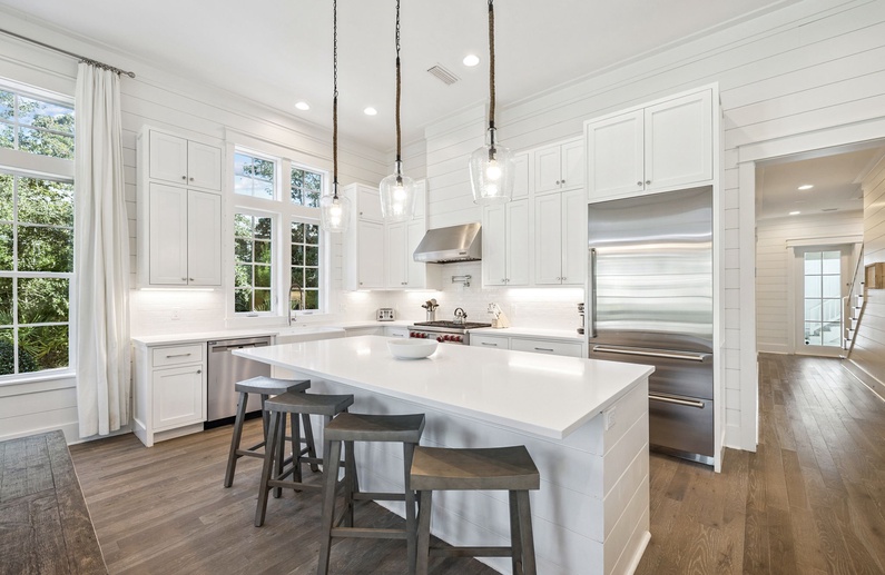 Spacious & Well Appointed Chef's Kitchen