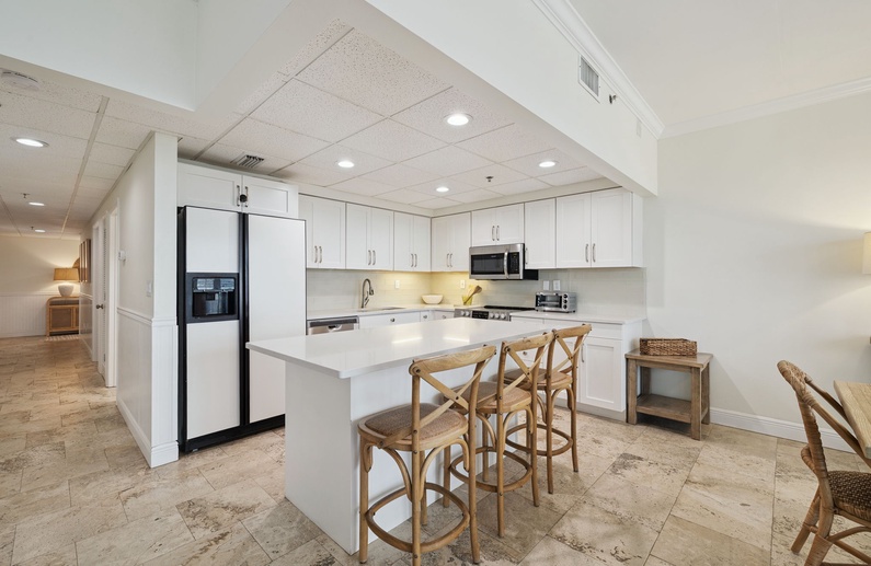 Spacious Kitchen - Perfect for Cooking Gourmet