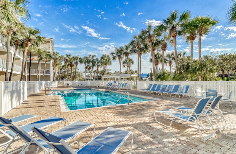 Community Pool - Just Steps Away!