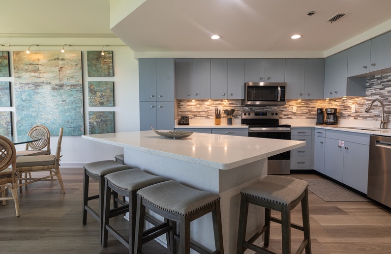 Spacious & Fully Equipped Chef's Kitchen