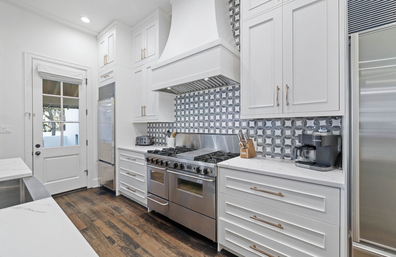 Kitchen - Featuring a new Firestar Six-burner Gas Range