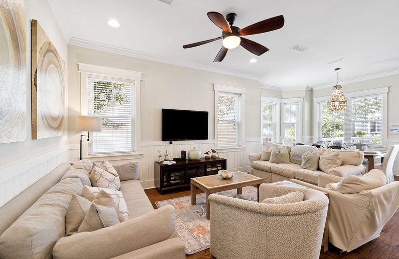 Open & Inviting Living Area