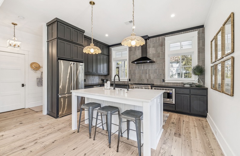 Fully Equipped Gourmet Chef's Kitchen