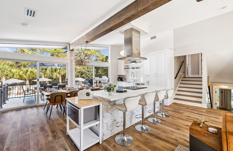 Spacious & Well Equipped Chef's Kitchen