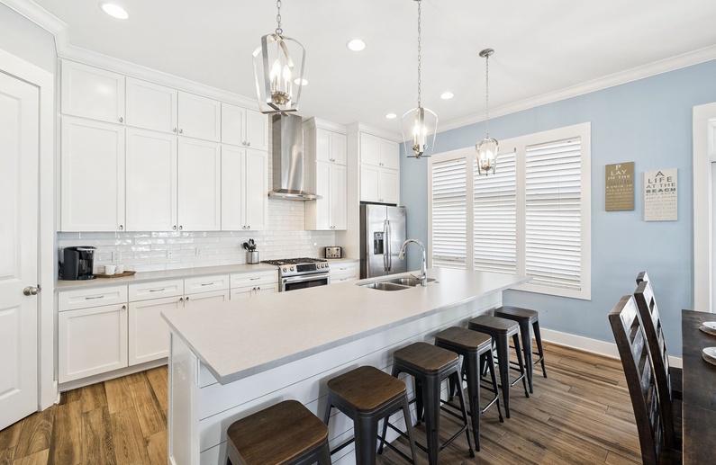 Fully Equipped Gourmet Chef's Kitchen