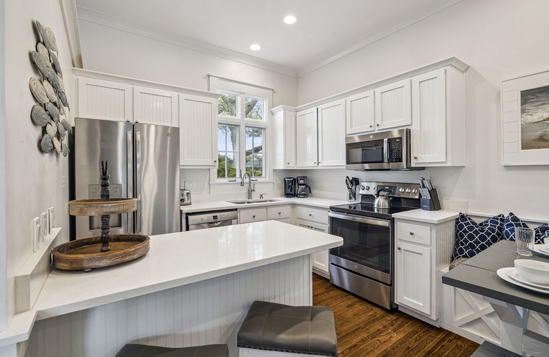 Fully Equipped Chef's Kitchen