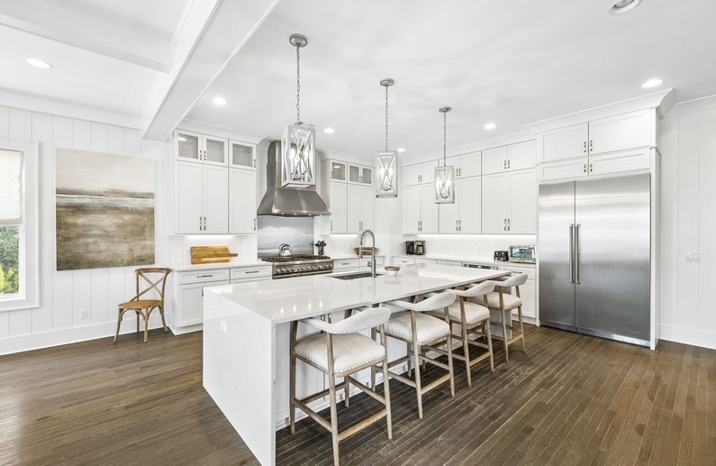 Fully Equipped Chef's Kitchen