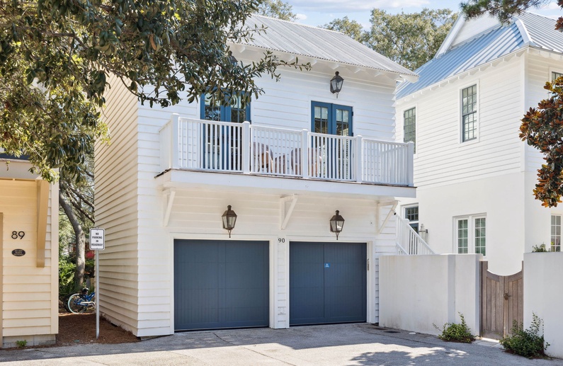 90 N Cartagena Carriage House