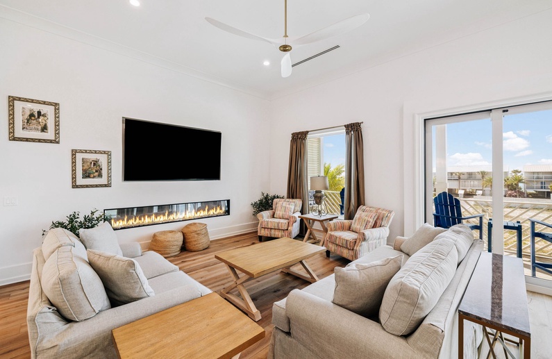 Open & Airy Living Area with Gulf Views!