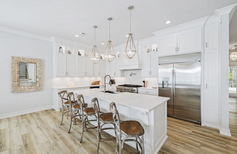 Spacious & Fully Equipped Chef's Kitchen