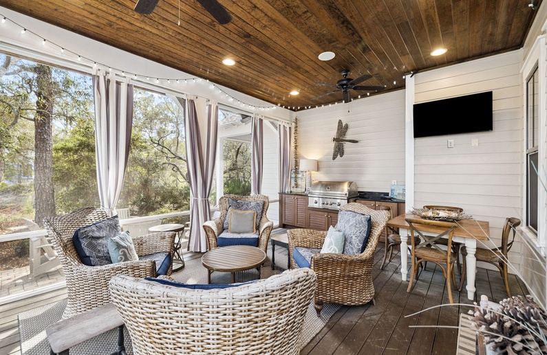 Relax & Unwind on the Screened-In Back Porch