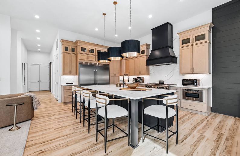 Spacious & Fully Equipped Chef's Dream Kitchen