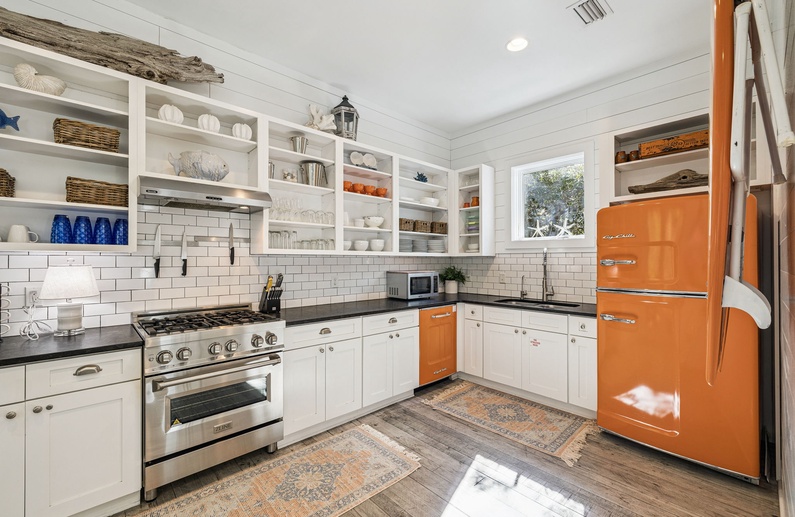 Fully Equipped & Spacious Kitchen!