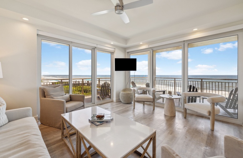 HP 21W Gulf Front Condo