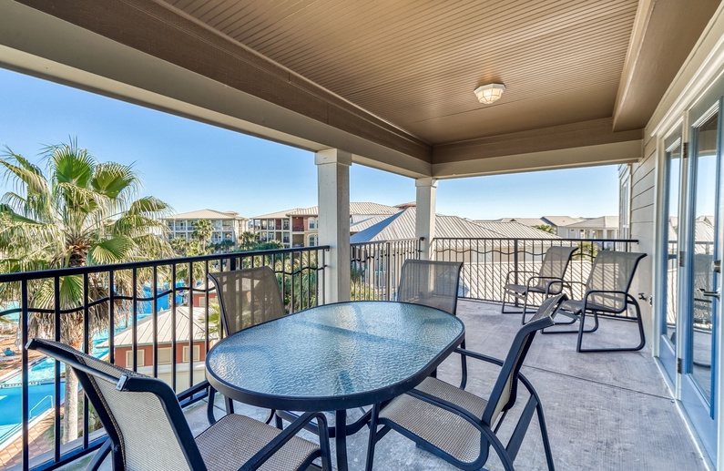 Oversize Balcony with Views of the Lagoon Pool!