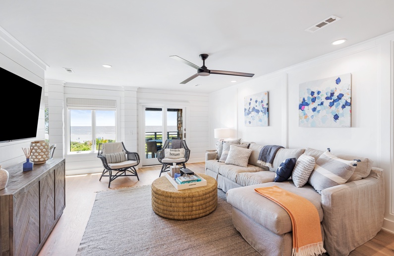 4421 Windswept Villa